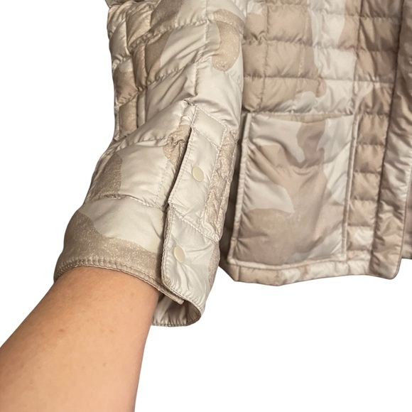 The North Face Women's
ThermoBall Eco Snap Jacket-Size Medium-Dove Grey Camo - Picture 6 of 15